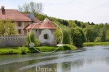 Grad Otočec ob reki Krki (digitalna fotografija)