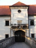 Vhod v Grad Fužine (digitalna fotografija)